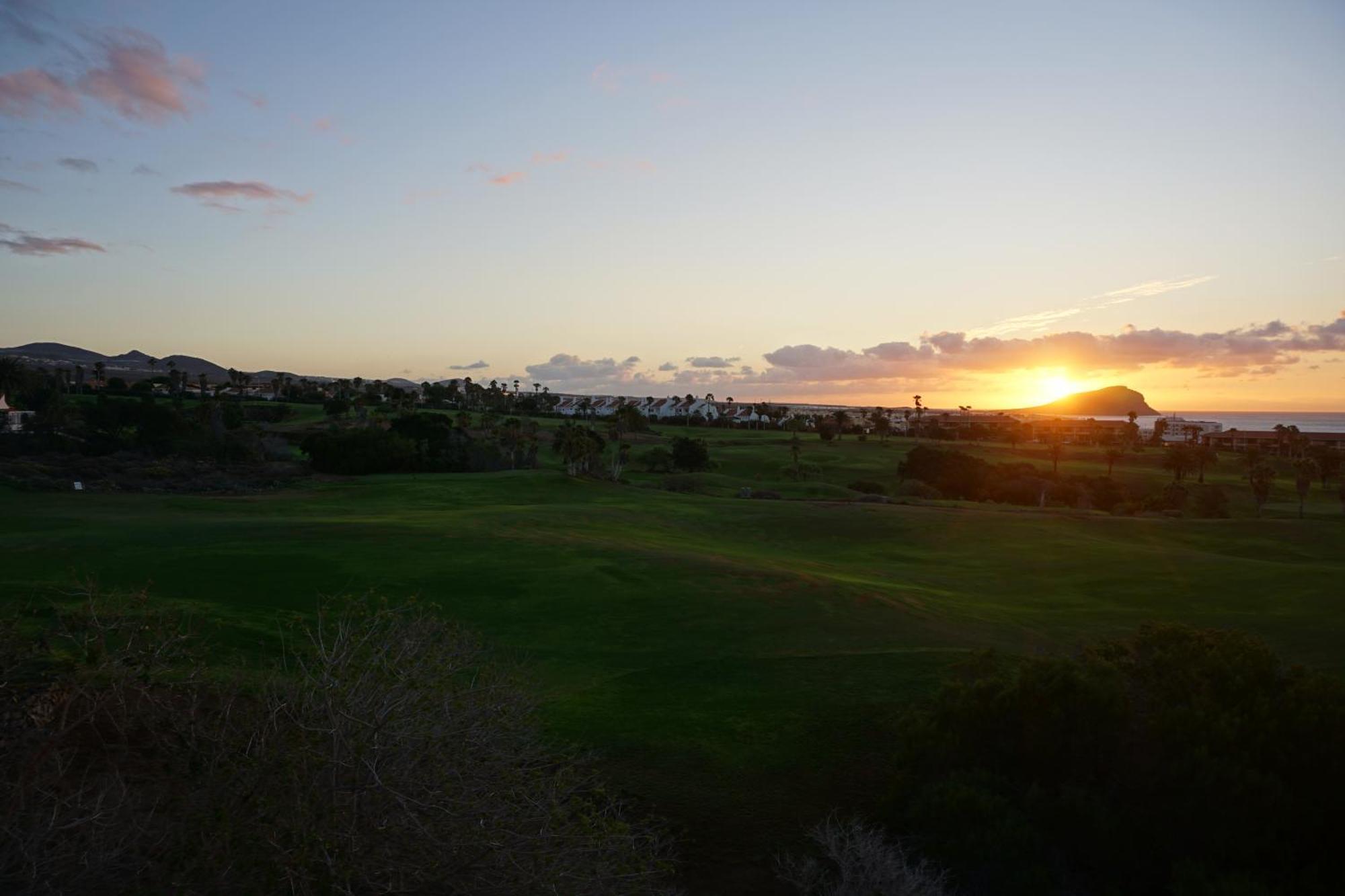 Golf Del Sur Apartment - Magnificent Panorama Of The Ocean, El Teide, And Montana Roja San Miguel de Abona Esterno foto